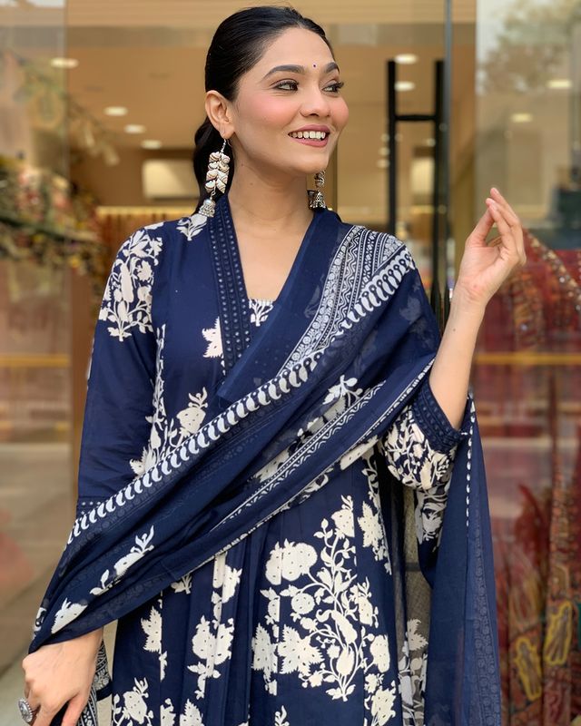 Blue Cotton Kurta Pant and Dupatta set for Women